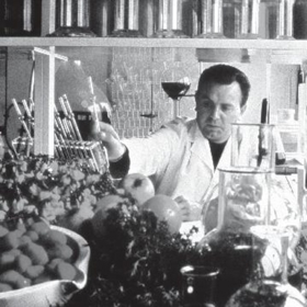 Značka Yves Rocher se zrodila v roce 1959 z vize pana Yvese Rochera.