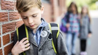 Špatné známky na vysvědčení mohou dítěti zkazit celý život, varuje koučka. Zmírnit jejich dopad pomůže přístup rodičů