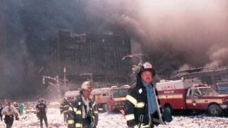 20 let od 11. září 2001: Měla jsem pak strach z mužů, říká dívka, jejíž otec zemřel v letadle