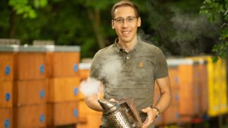 Petr Špaček převzal rodinné včelařství v 16 letech. Jeho pastový med slaví úspěch