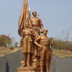 Neznámého vojína si v Harare, hlavním městě Zimbabwe, připomínají v rozlehlém areálu, kterému vévodí toto sousoší.