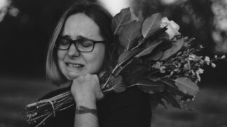 Magdaléna (48): Vykašlala jsem se na mámu, když mě nejvíc potřebovala. Dává mi to najevo i po smrti