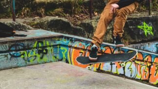 Jak se v nepříznivém počasí obléct na skateboard?