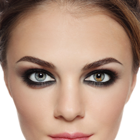 Vedle nešlápnete ani s kouřovými stíny.