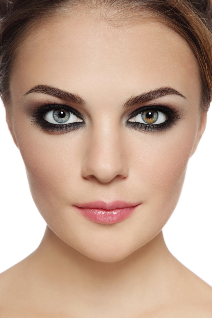 Vedle nešlápnete ani s kouřovými stíny.