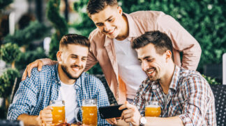 Zbyněk (38): S kamarády jsme kdysi složili bláznivou přísahu. Teď se to začíná obracet proti mně