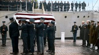 100 let amerického neznámého vojína: Proč se do historie zapsala třetí rakev zleva?