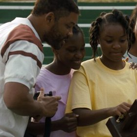 Will Smith, který obvykle bere vysoká procenta z tržeb, by na malé návštěvě v kinech tratil. Studio Warner Bros. se s ním proto vyrovnalo 40 milionovým šekem. Will Smith si to ovšem nenechal pro sebe, ale rozdělil se i s ostatními kolegy.