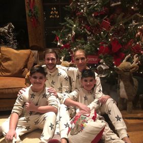 Celine Dion je trojnásobná maminka. Na fotografii jsou její synové René-Charles, Eddy a Nelson.