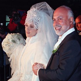 Céline Dion a René Angélil se vzali v prosinci 1994. Pro ni to byl první sňatek, pro něj třetí. René bohužel v roce 2016 zemřel.