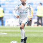 Cristiano junior kráčí ve stopách svého otce. Úspěšně hraje fotbal, často s tátou přebírá různé trofeje, a dokonce se představil v reklamě na kolekci oblečení CR7, které navrhuje Cristiano senior.
