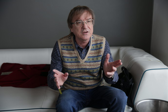 Legendární je jeho porevoluční pořad Rhytmick, v němž představoval neotřelou směsici různých žánrů a interpretů i ze zahraničí.