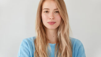 Klára (28): Přítel mě představil rodině. Při té příležitosti mi jeho bratr řekl něco, na co musím pořád myslet