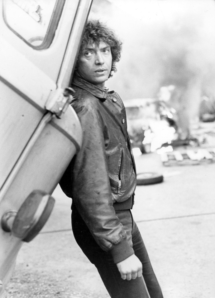 Ač v Profesionálech zosobnil bohémského agenta milujícího akci a střelbu, ve skutečnosti je Martin pacifista a není mu nic protivnějšího než zabíjení.