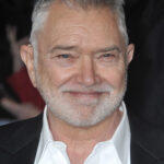 Ještě před deseti lety vyhrával Shaw ankety o nejvíc sexy muže Británie či nejfešnějšího vegetariána. "Věnuji se herectví už 45 let a jsem dědeček. Přijde mi až neskutečné, že se o mně mluví v těchto termínech. Vlastně mi to nikdy nepřišlo příhodné," smál se tehdy.