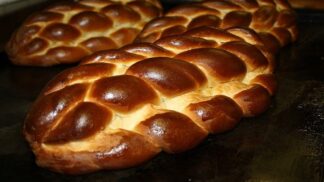 Staročeské vánoční symboly: Proč hospodyně u přípravy vánočky mlčela a skákala do výšky?