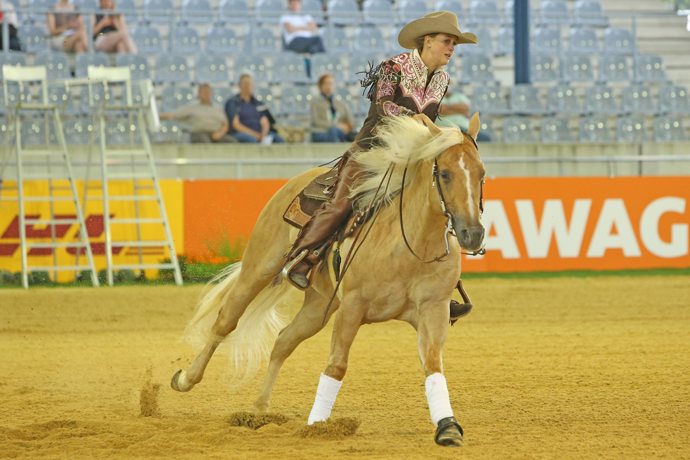 Michaelova dcera Gina Schumacher se věnuje westernovému ježdění.