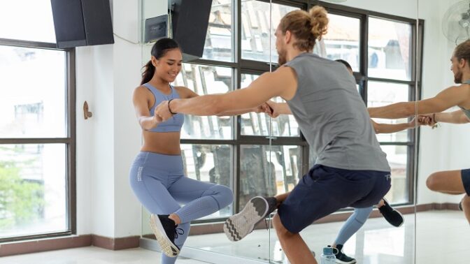Zaměřeno na makroživiny: Jak mohou proteiny, sacharidy  a tuky přispět ke sportovním výkonům