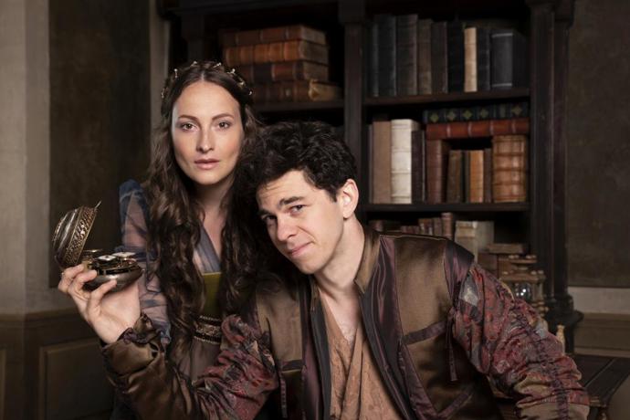 "Není to úplně klasická princezna, má v sobě trochu rebelství," řekla Anna Fialová o své postavě v pohádce Jak si nevzít princeznu. Na snímku s Markem Adamczykem.