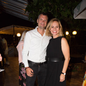 Monice Absolonové s Tomášem Hornou se staly osudnými dluhy bývalého hokejisty, přes které se zpěvačka nedokázala přenést.