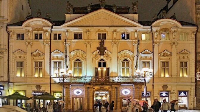 Pohnuté osudy, ale i zajímavé budovy. Kde najdete kasina?