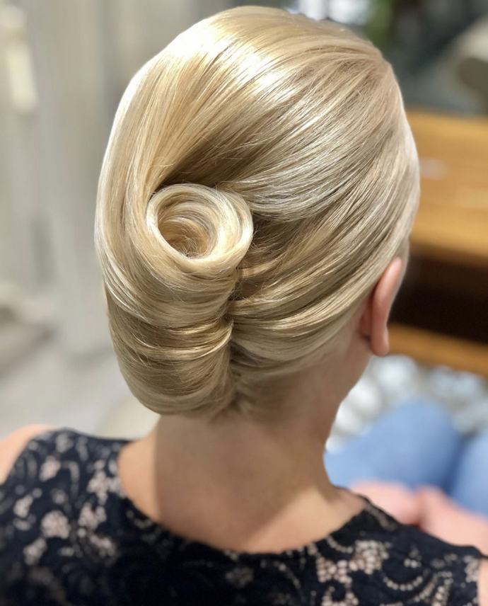 Netradiční drdol může vypadat i takto. 