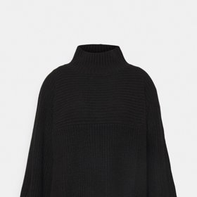 Svetr Monki, 540 Kč
