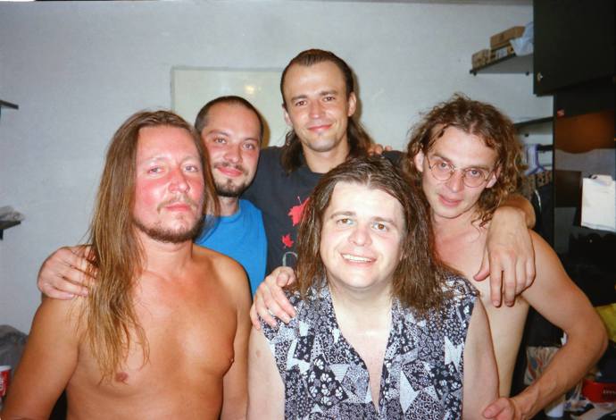 Dlouhé vlasy byly tenkrát mezi muži velký fenomén.