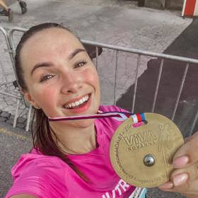 Kamila je velká sportovkyně. Pravidelně běhá a už si troufá i na půlmaratony.
