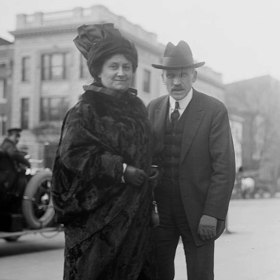 "Nikdy nepomáhejte dítěti s úkolem, u kterého má pocit, že by mohlo uspět."