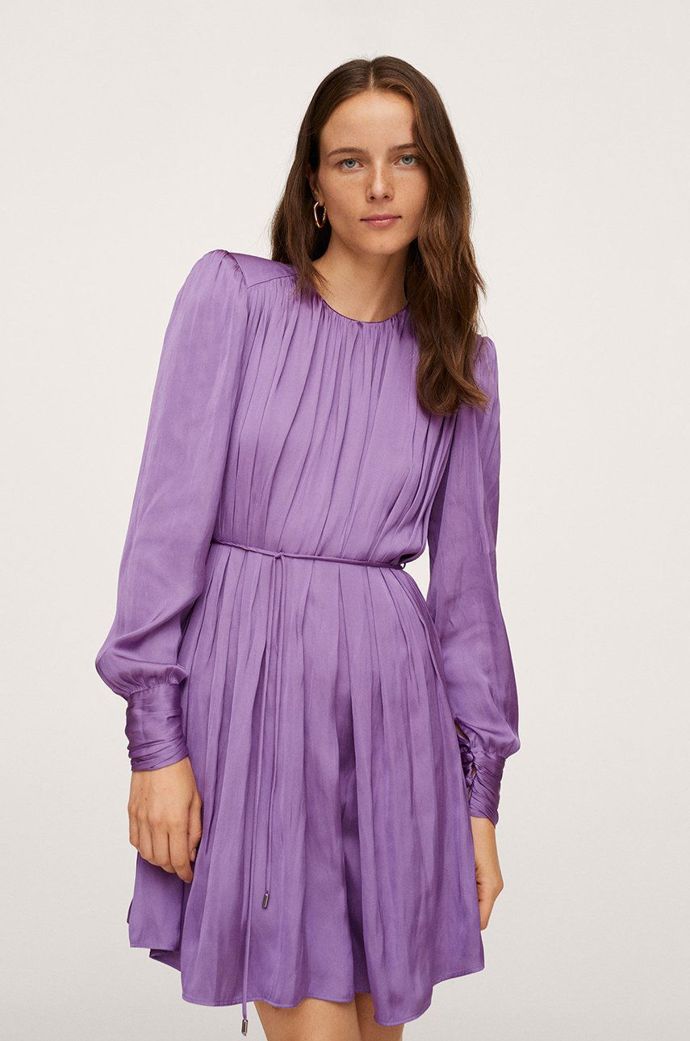 
Áčkové fialové šaty v mini délce. Mango, 999 Kč