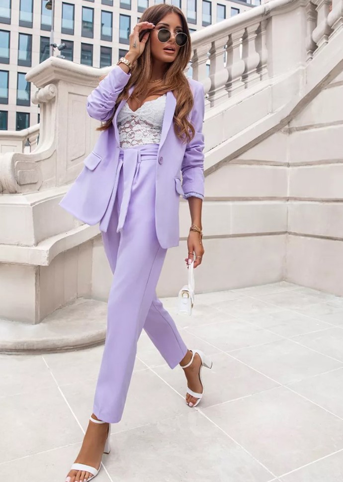 
Fialové kalhoty s vysokým pasem. DeeZee, 500 Kč