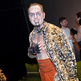 Jan Kříž coby úhlavní nepřítel celé džungle, zákeřný tygr Šer Chán. Prozradil, že na představení se poprvé přijde podívat jeho čtyřletý syn Jan Filip v doprovodu manželky Marušky.