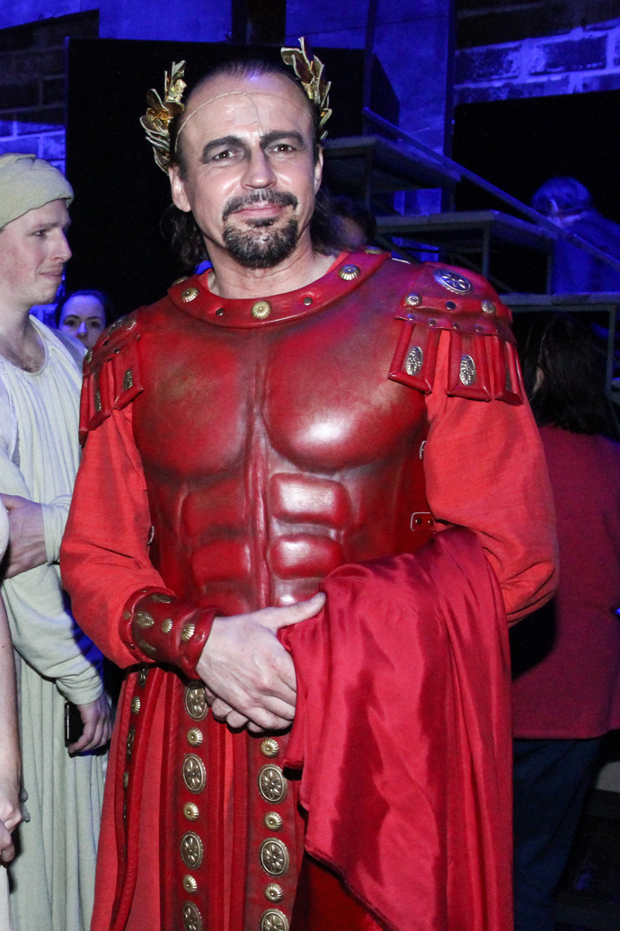 Představitel Piláta Pontského Pavel Polák se v roli objevuje dodnes. V Hudebním divadle Karlín se stal uměleckým ředitelem.