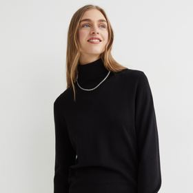 
Černý rolák z jemného úpletu, H&M, 399 Kč