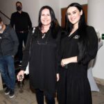 Vítězka soutěže MasterChef s sebou na projekci vzala také svoji maminku, která vypadá velmi mladě.