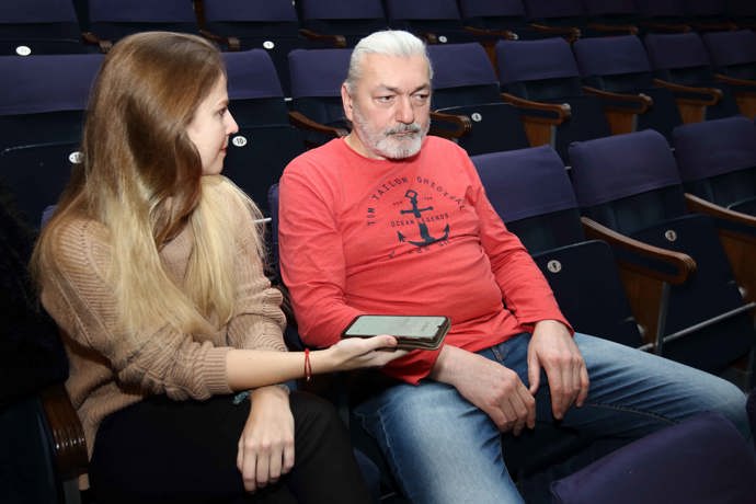 Za třicet let v showbyznysu prošel velkou proměnou. Jak o sobě teď Daniel Hůlka rád říká, teď už jsem ženatý muž a táta od rodiny.