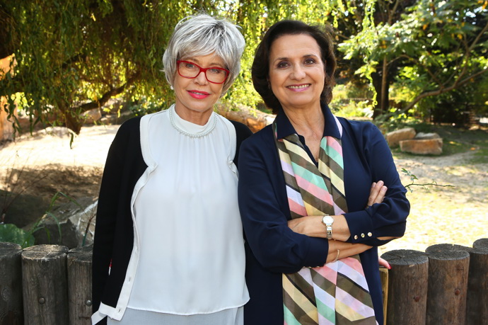 Herečka Veronika Freimanová se v seriálu ZOO potkává s kolegyní Janou Švandovou.