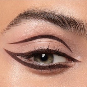 Inspirace na netradiční oční linku od MAC Cosmetics.