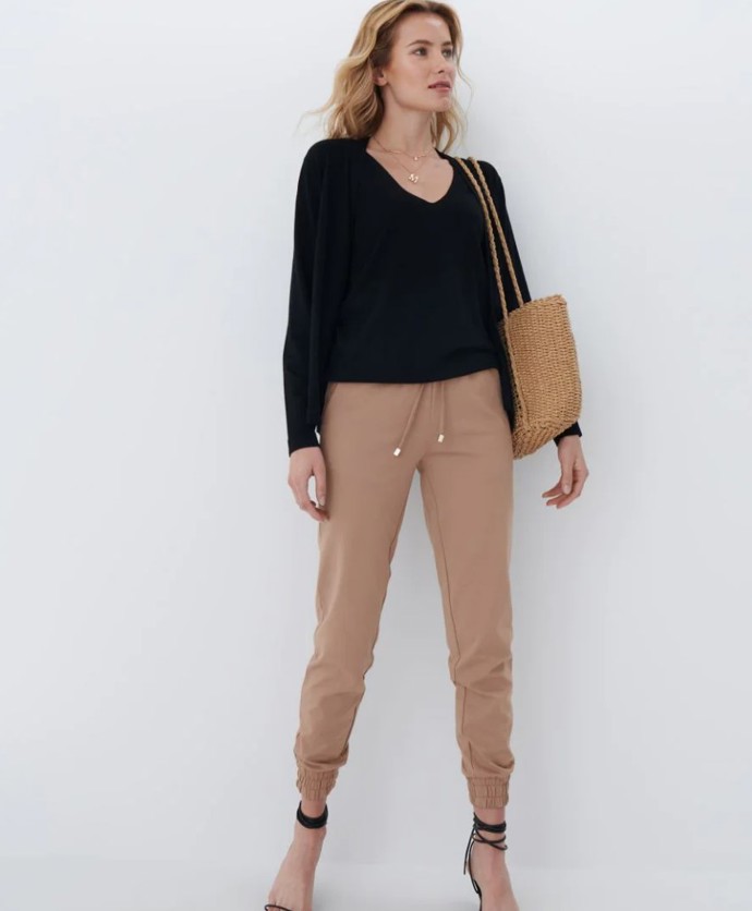 Béžové teplákové kalhoty na doma i do města. Mohito, 299 Kč