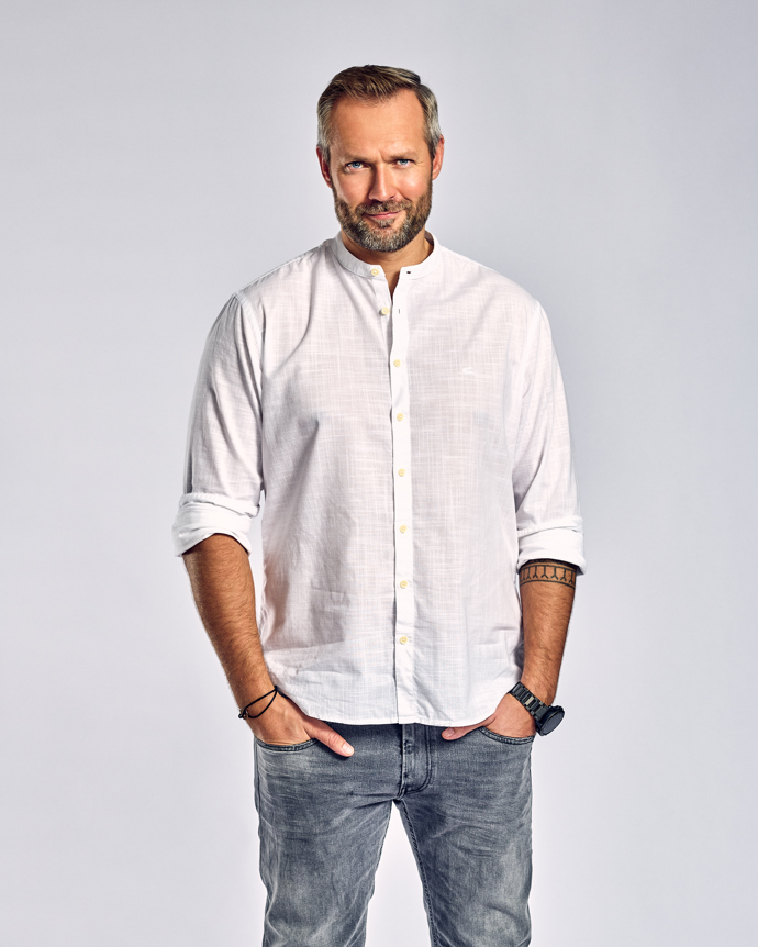 Survivor Česko & Slovensko 2022: Moderátorskou dvojici tvoří ostřílený sportovní komentátor Ondřej Novotný...