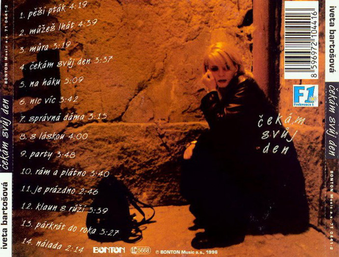 Obaly desek Ivety Bartošové hovoří samy za sebe.