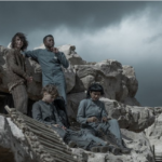 Děj sci-fi seriálu Vychováni vlky se odehrává v alternativním vesmíru, který je podobný tomu, jenž jsme mohli vidět ve filmu Vetřelec (1979). Ten režíroval právě Ridley Scott.