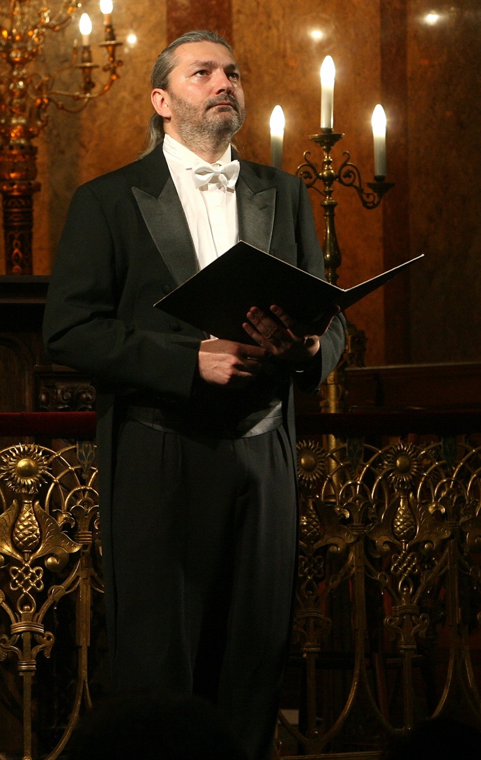 Rok 2007 a vystoupení Daniela Hůlky v židovské synagoze.