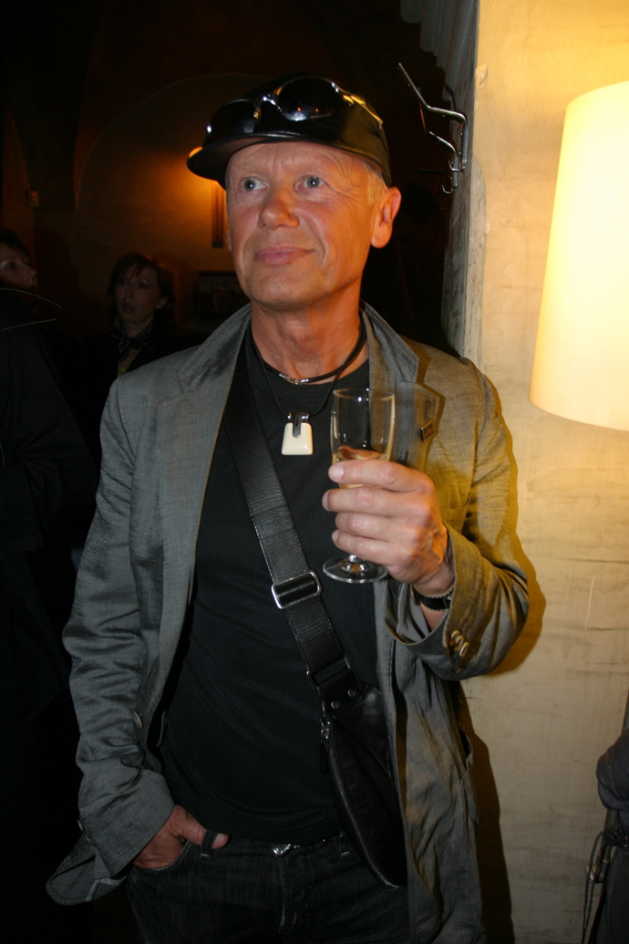 Pro Jiřího Korna napsal Zdeněk Borovec například megahit Žal se odkládá.