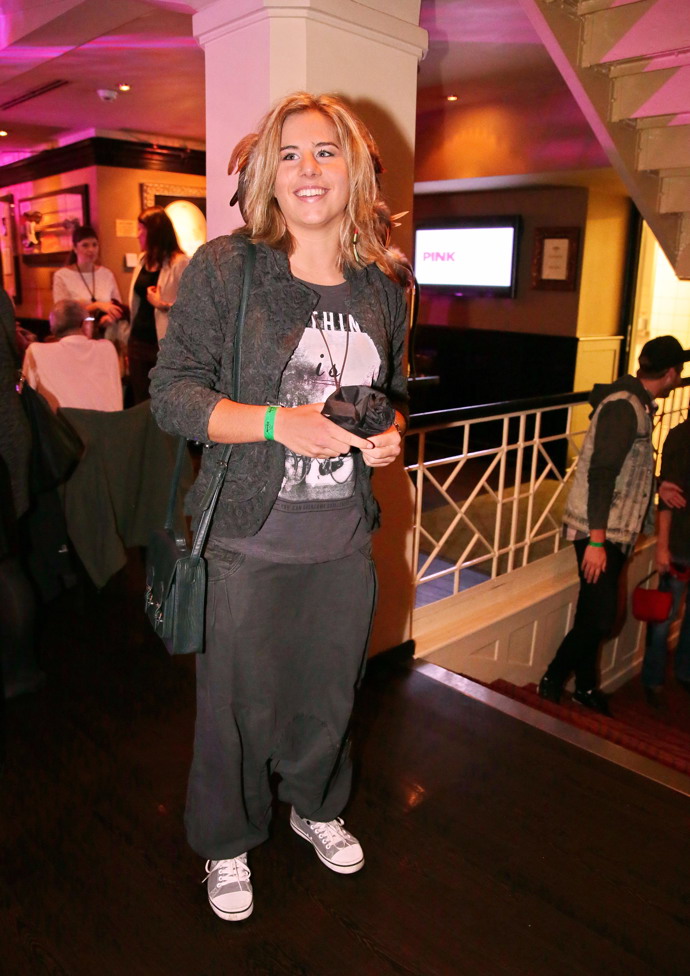 Ne nadarmo se proto Ester Ledecké přezdívá obojživelnice a fanoušky její sportovní nadšení ohromně baví.