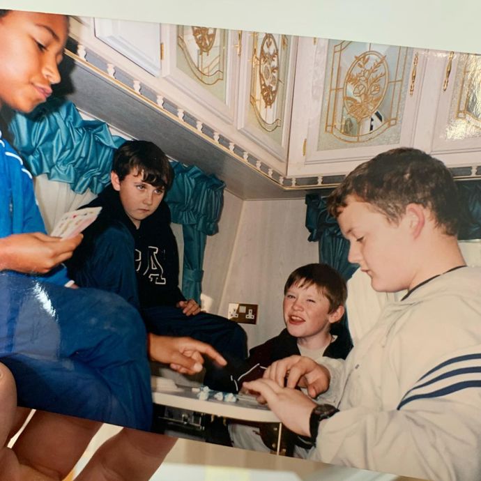 Tohle je opravdu velký návrat. Zleva jsou Alfred Enoch (Dean Thomas), Matthew Lewis (Neville Longbottom), Devon Murray (Seamus Finnigan) a Josh Herdman (Gregory Goyle).