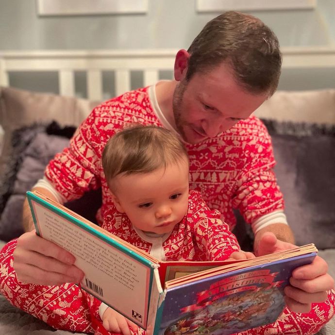 Takto se Devon Murray sladil se synem Cooperem Michaelem před Vánoci...