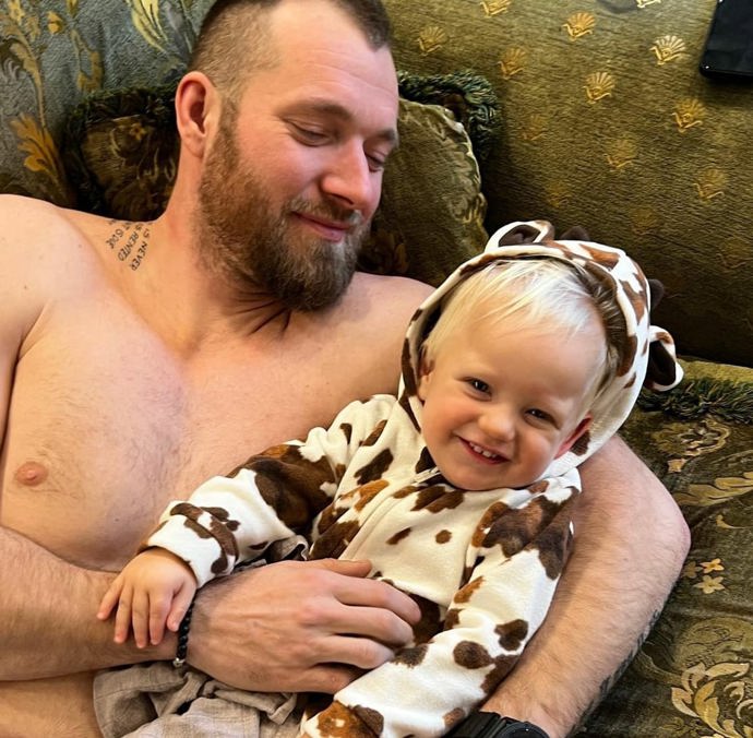 Manžel Josef je s malým Josífkem skvělý parťák a starost o syna zvládá hravě.