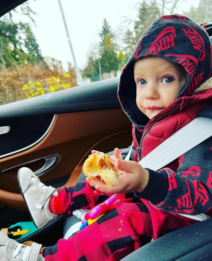 Josífek se pomalu stává hvězdou mámina Instagramu.